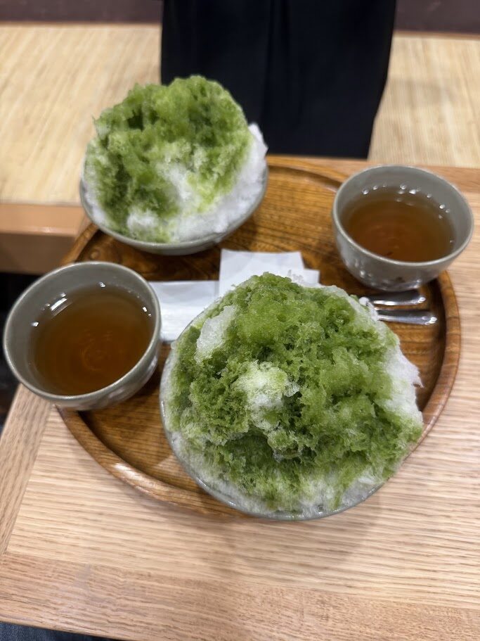 赤福氷とほうじ茶