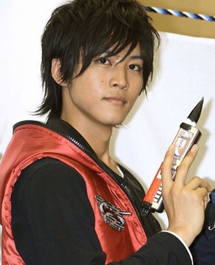 シンケンレッド